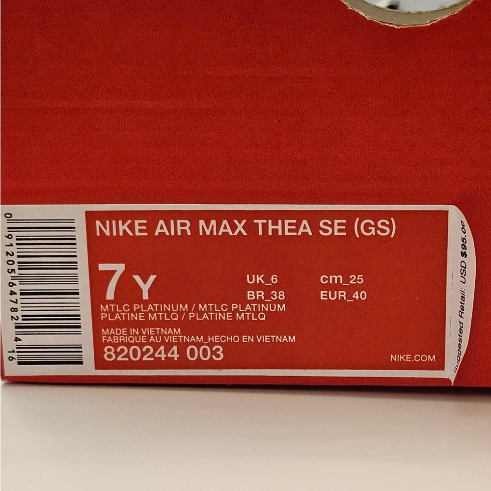 Nike Air Max Thea SE in Metallic Platinum